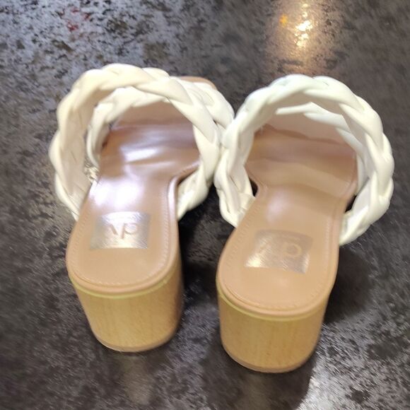 Dolce Vita White Puffy Slide Sandals - Picture 4 of 6